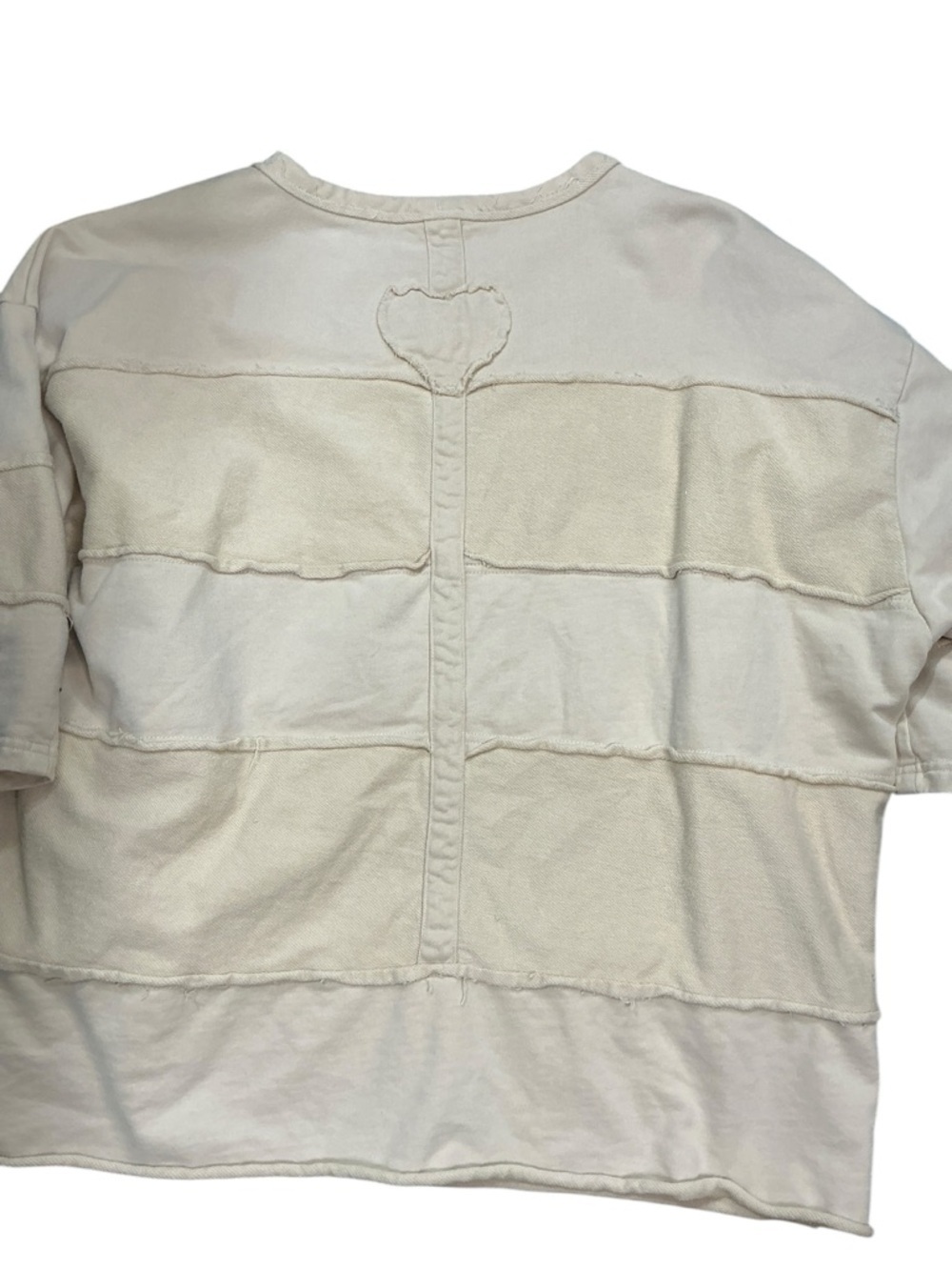 easel Beige Crewneck Sweatshirt Top Raw Hems Heart 3/4 Sleeves - Picture 5 of 13